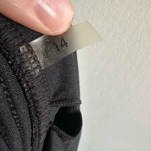 Seafolly Australia Black Quilted Fixed Tri Strappy Bikini Top size 14 EUC - Picture 10 of 12